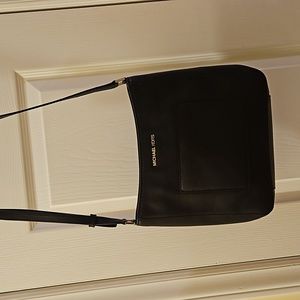 NWOT LEATHER MICHAEL KORS CROSSBODY